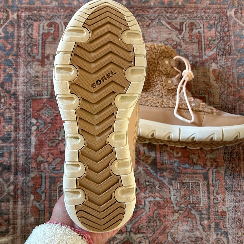 Sorel woman’s explorer Joan cozy boot - Picture 3 of 5